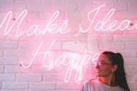 Foto-02-neon-salon-make-ideas-happen
