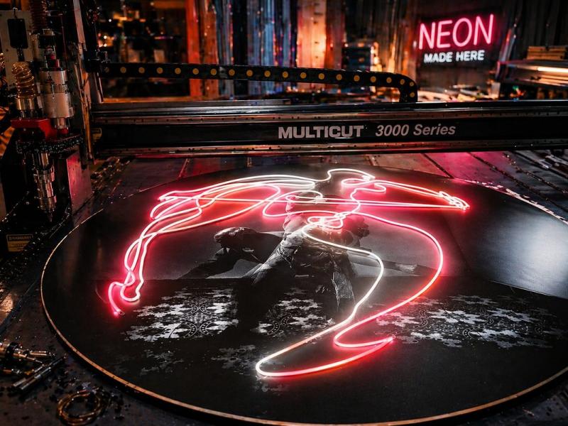 Foto-10-neon-error-production