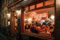Foto-11-neon-pizza-reserve-a